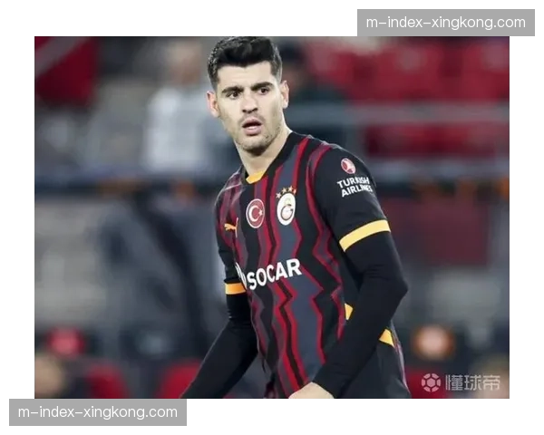 西班牙莫拉塔锋线支点，背身做球与抢点射门的战术作用分析